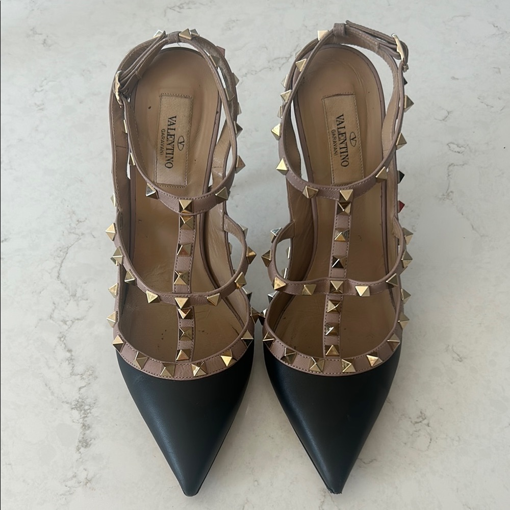 Valentino Garavani Black and Rockstud Heels 39.5